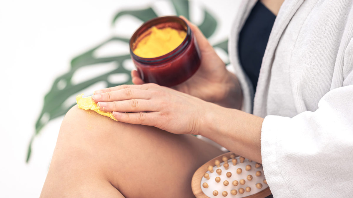 Body Scrub Benefits and How to Use at Home