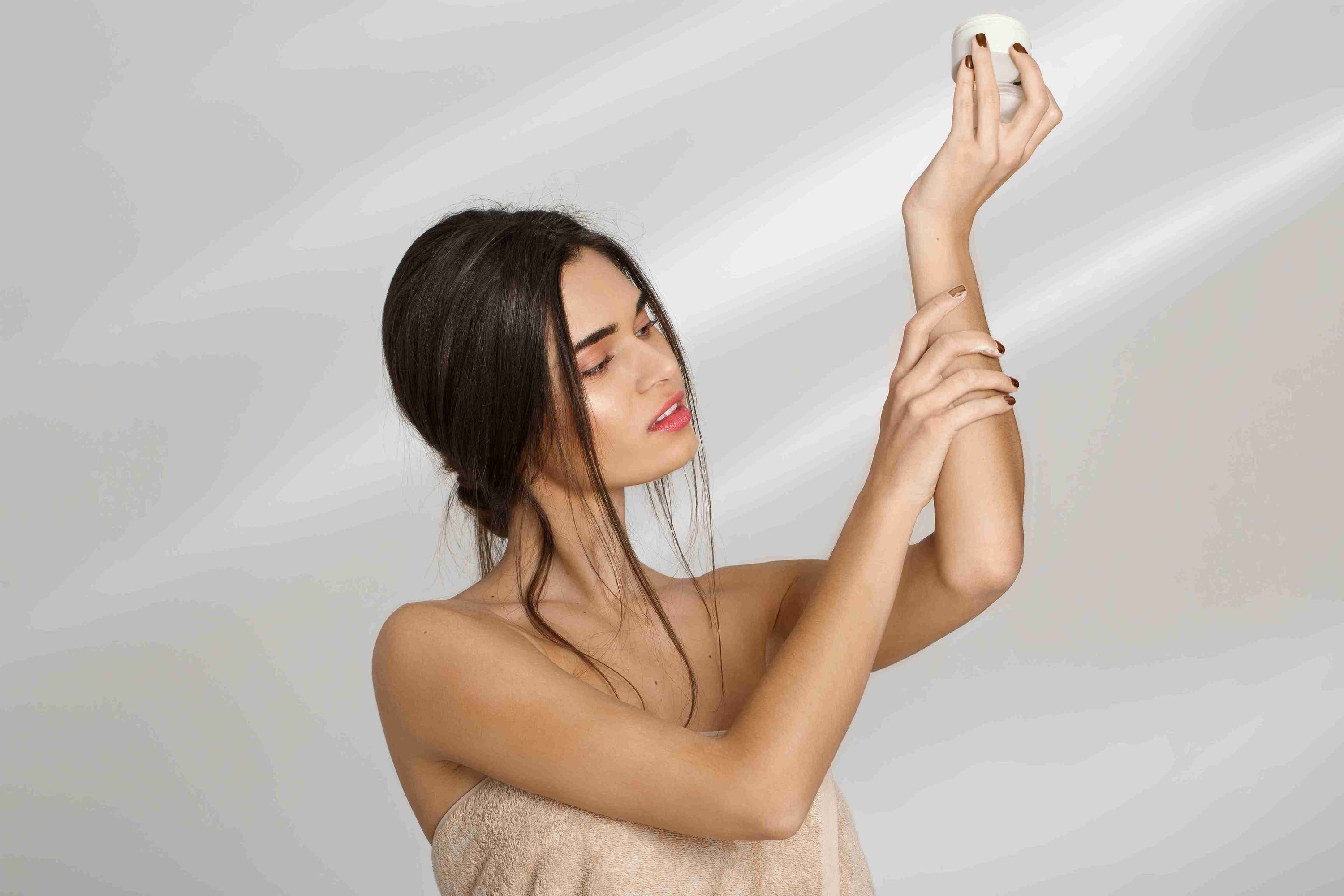 how to remove tan from hands and legs